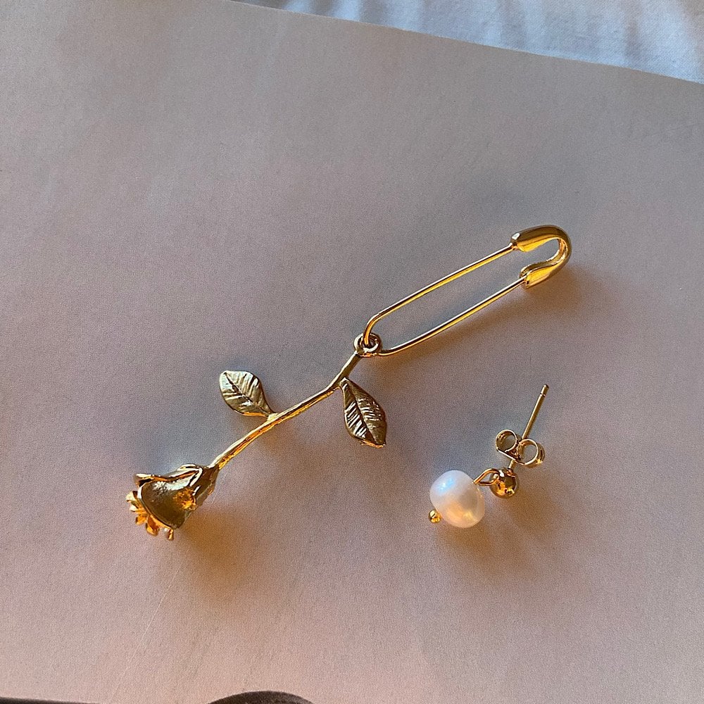 Çatal İğnede Gül ve İnci