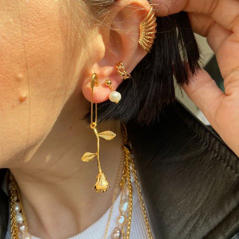 Çatal İğnede Gül ve İnci