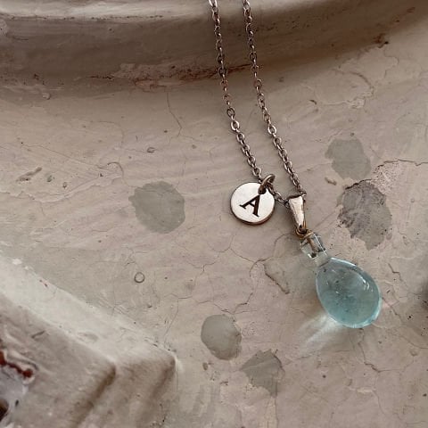 Harfli Su Damlası Rodyum Kolye