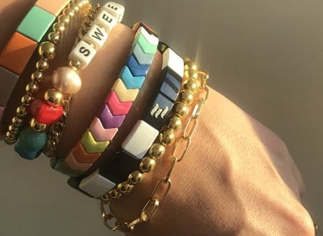Domino Bileklik Modelleri ile Tarzınızı Tamamlayın