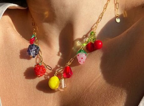 Güzel Bir Hediye Seçeneği Olan Charm Kolye Modelleri Hangileri