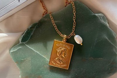 Charm Kolye Modelleri İle Şıklığını Öne Çıkar