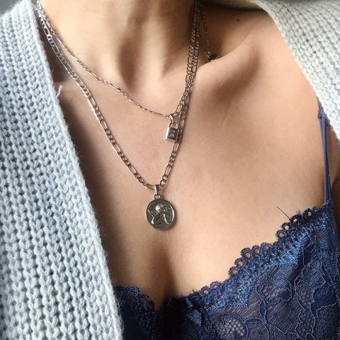 Gümüş Renk Madalyon Kolye