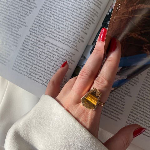 Kaplan Gözü Asimetrik Köşeli Yüzük