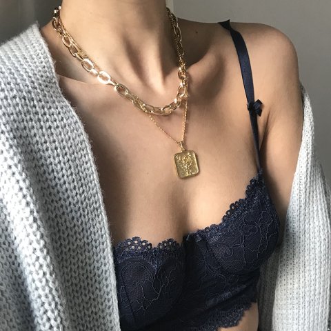 Vintage Kare Gül Madalyon