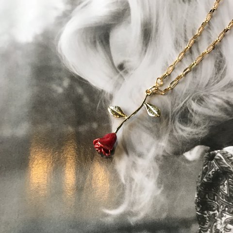 BLOODY Rose Kırmızı Gül Kolye