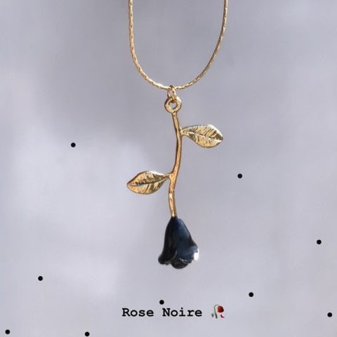 Rose Noire Siyah Gül Kolye