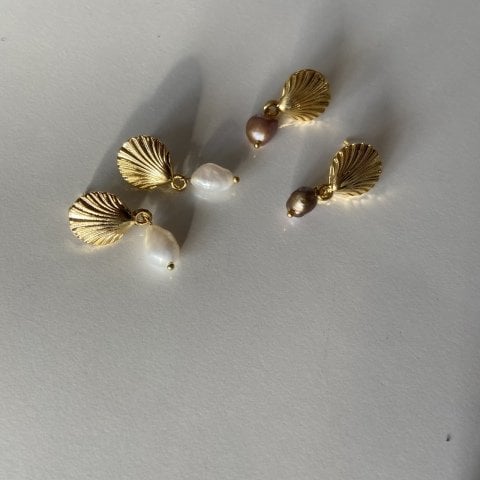 İncili İstiridye Küpe