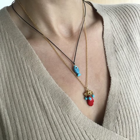 Fatma'nın Eli Kırmızı Taş Kolye