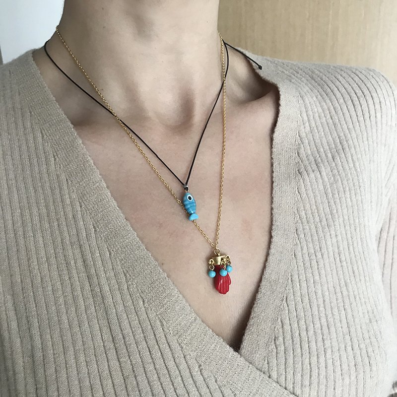 Fatma'nın Eli Kırmızı Taş Kolye