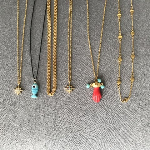 Fatma'nın Eli Kırmızı Taş Kolye