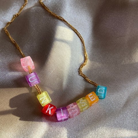 Renkli Kelime Kolye