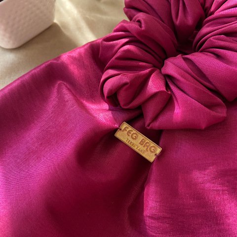 Fuşya Saten Bilek Çanta