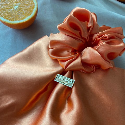 Turuncu Saten Bilek Çanta