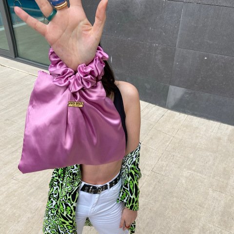 Şeker Pembe Saten Bilek Çanta
