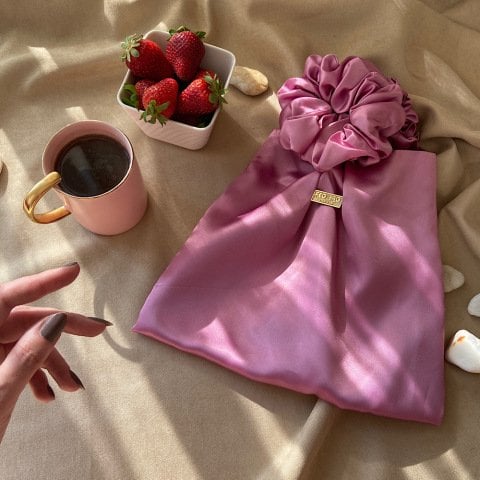 Şeker Pembe Saten Bilek Çanta