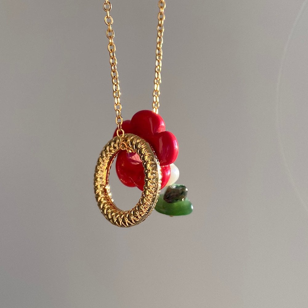Kırmızı Çiçekli Charm Kolye