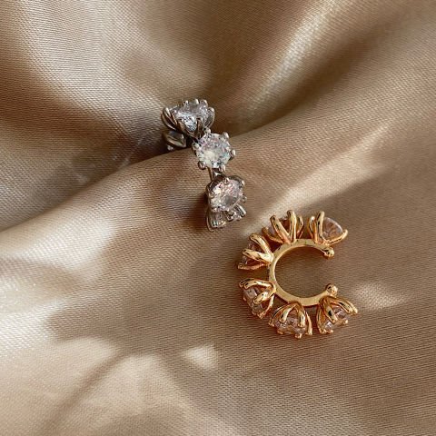 Çember Taşlı Earcuff
