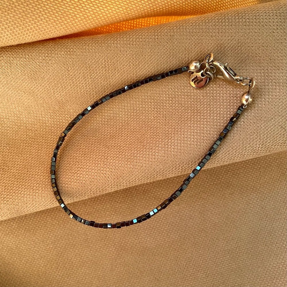 Minimal Küp Hematit Erkek Bileklik