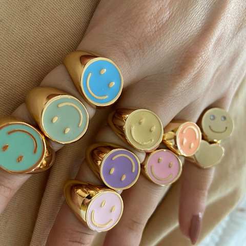 Gülen Yüz Mineli Yüzük