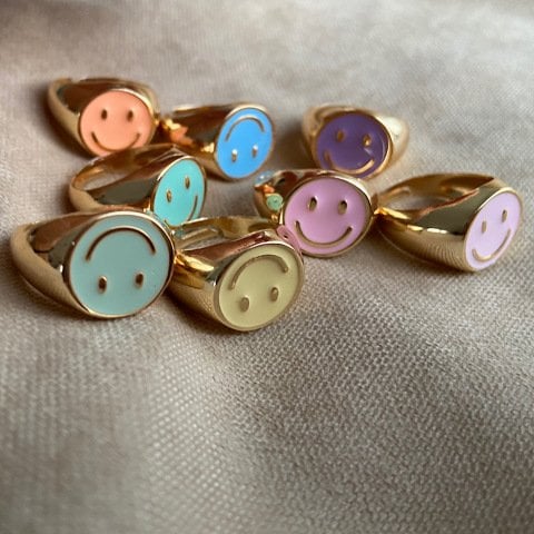 Gülen Yüz Mineli Yüzük