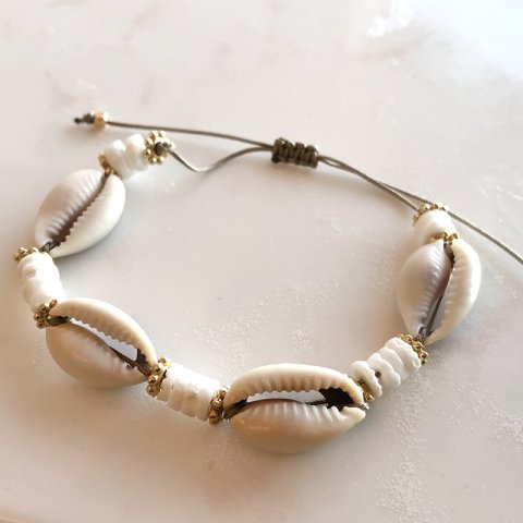 Annulus Kabuklu Bileklik