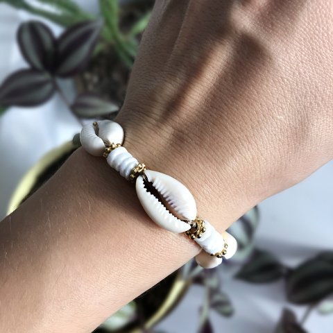 Annulus Kabuklu Bileklik