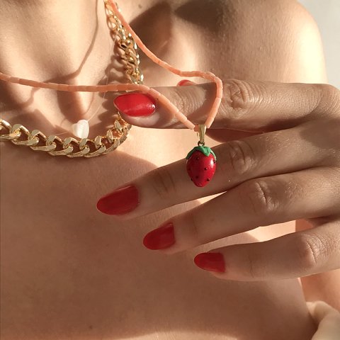Mercan Çilek Kolye