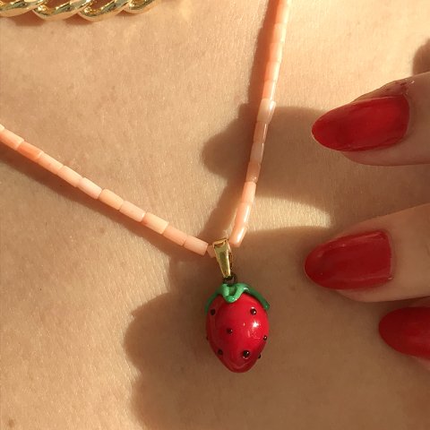 Mercan Çilek Kolye