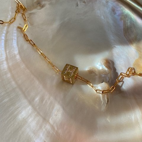 Küp Taşlı Harf Kolye