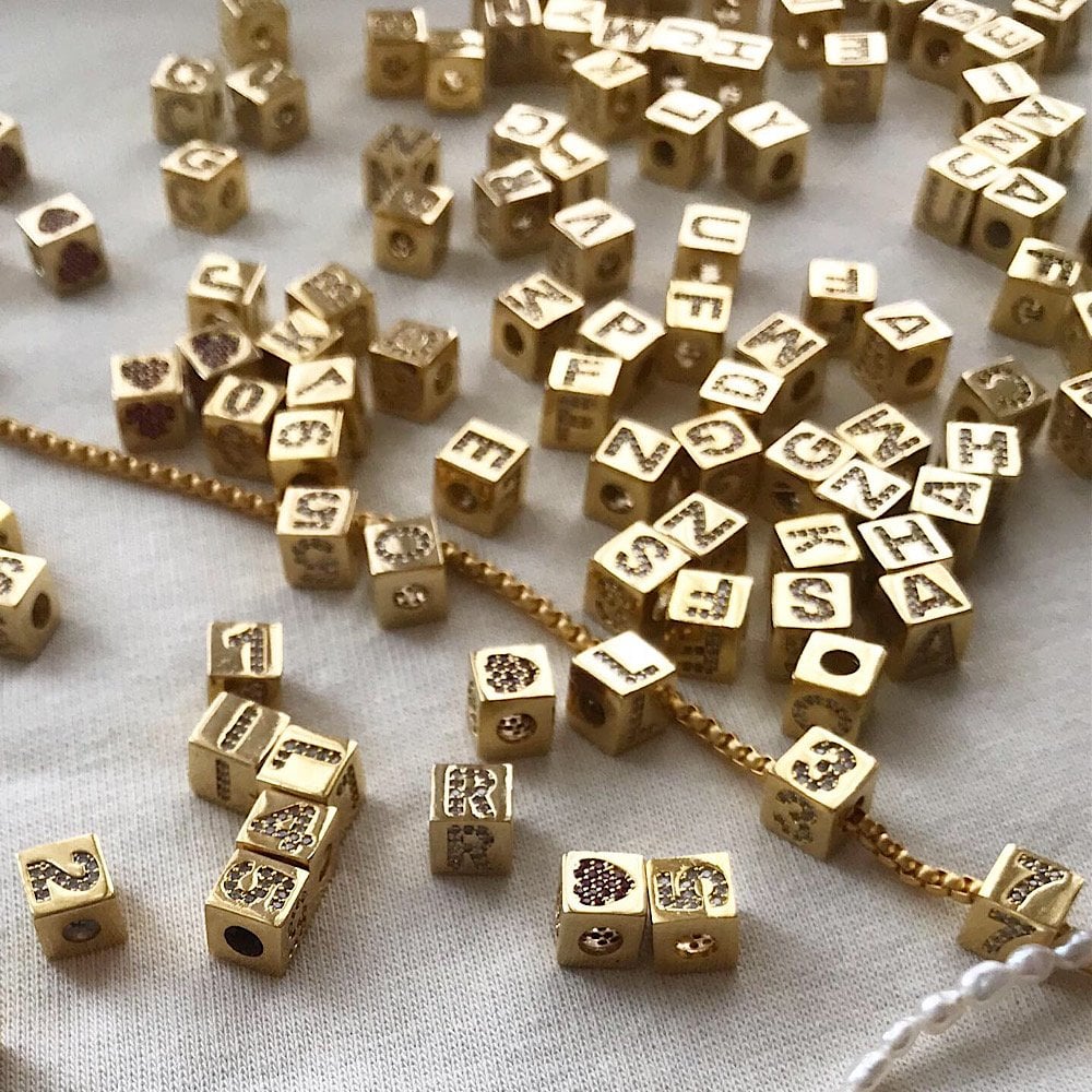 Küp Taşlı Harf Kolye