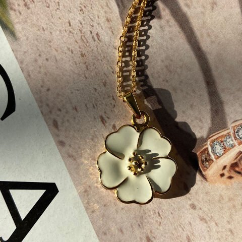 Manolya Çiçeği Mineli Kolye