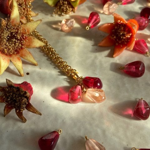 Üç Renk Nar Salkım Kolye