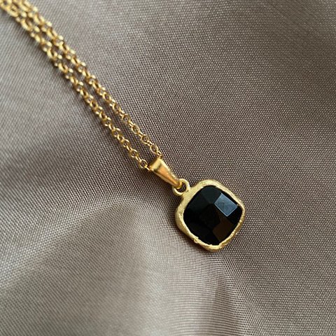 Obsidyen Fasetli Kare Kolye