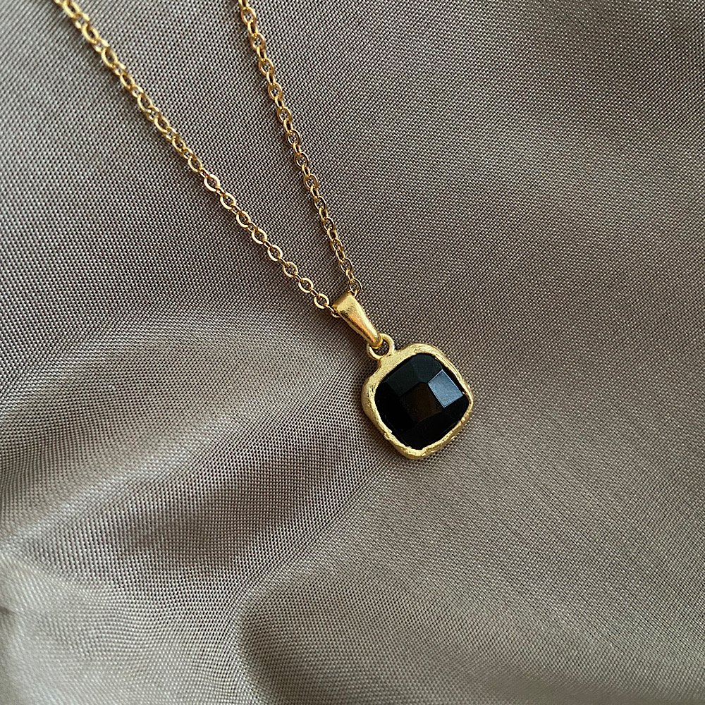 Obsidyen Fasetli Kare Kolye