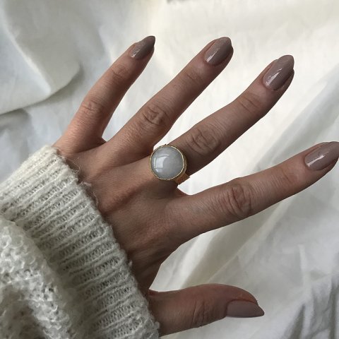 Yuvarlak Beyaz Kuvars Doğal Taş Yüzük