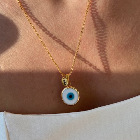 Beyaz Nazar Harfli Retro Kolye