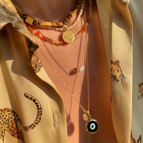 Siyah Nazar Harfli Retro Kolye