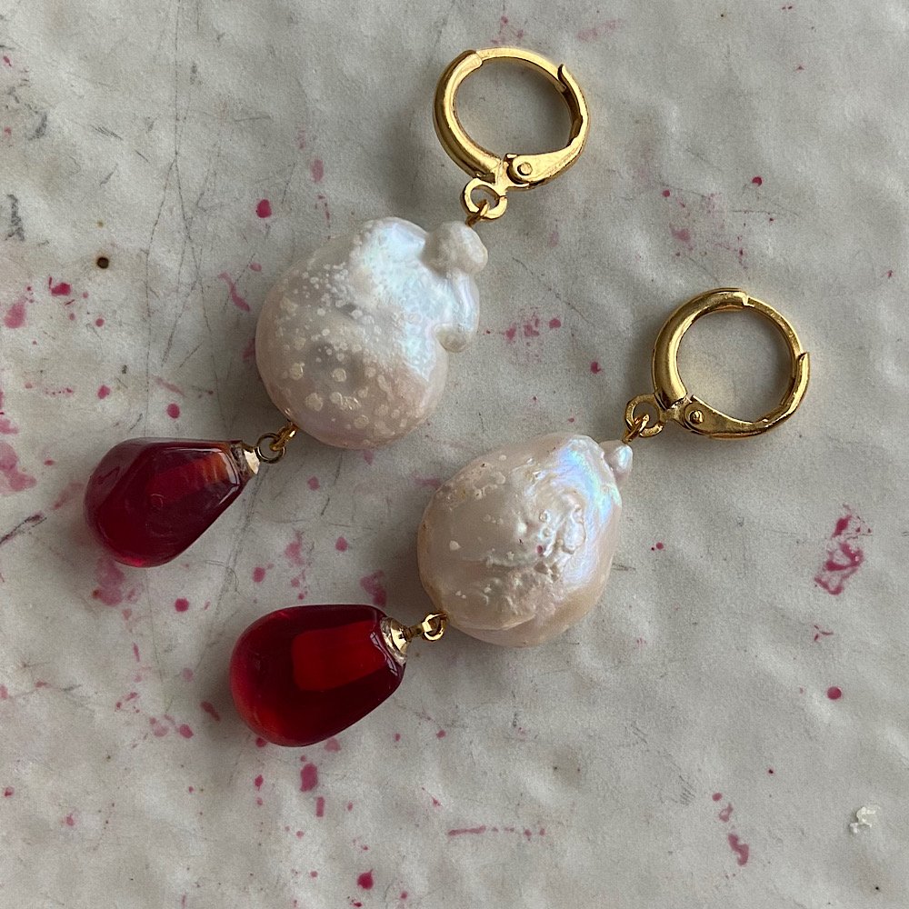 Barok İncili Nar Tanesi Küpe