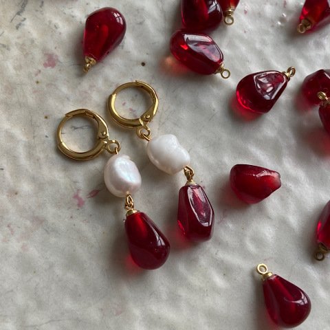 Amorf İncili Nar Tanesi Küpe