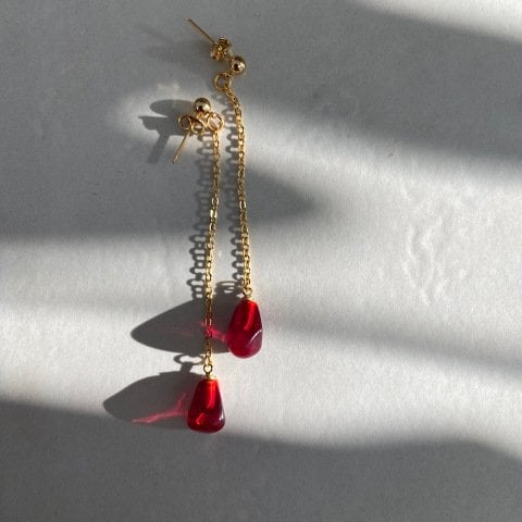 Sallantılı Nar Küpe