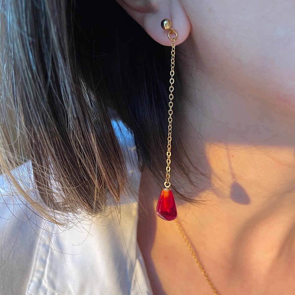 Sallantılı Nar Küpe