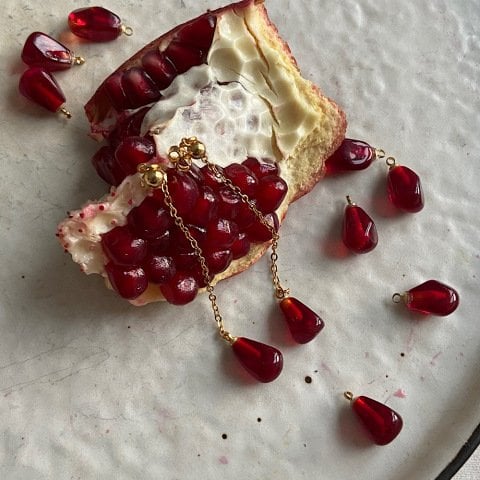 Sallantılı Nar Küpe