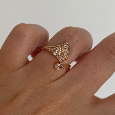 Ginkgo Zirkon Taşlı Yüzük