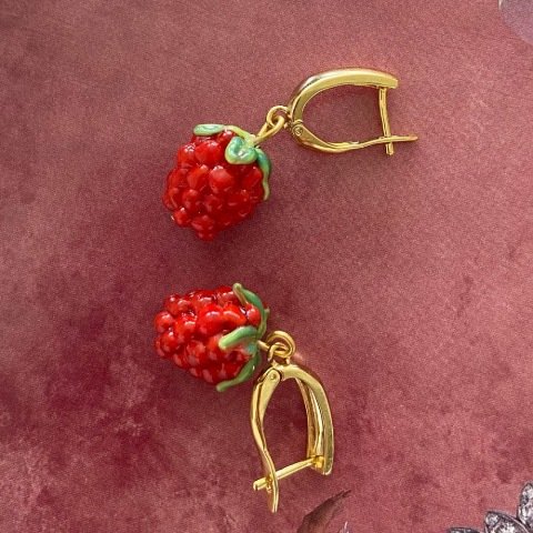 Berry Berry Red Murano Cam Küpe