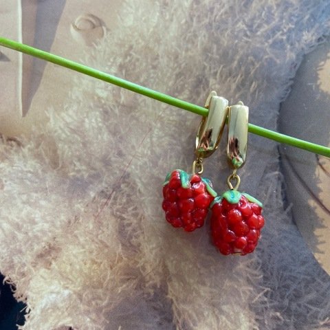 Berry Berry Red Murano Cam Küpe