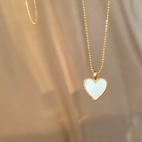 Beyaz Kalp Kolye