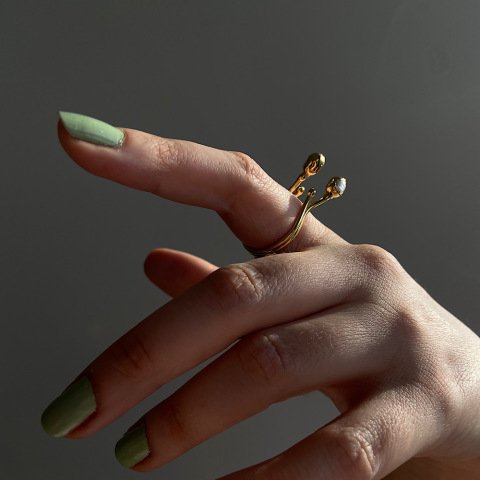 Göğe Uzananlar İnci Yüzük