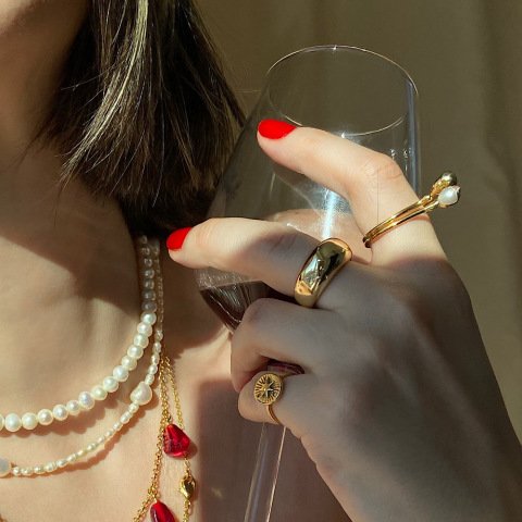 Göğe Uzananlar İnci Yüzük