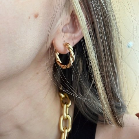 Eva Kıvrımlı Halka Küpe